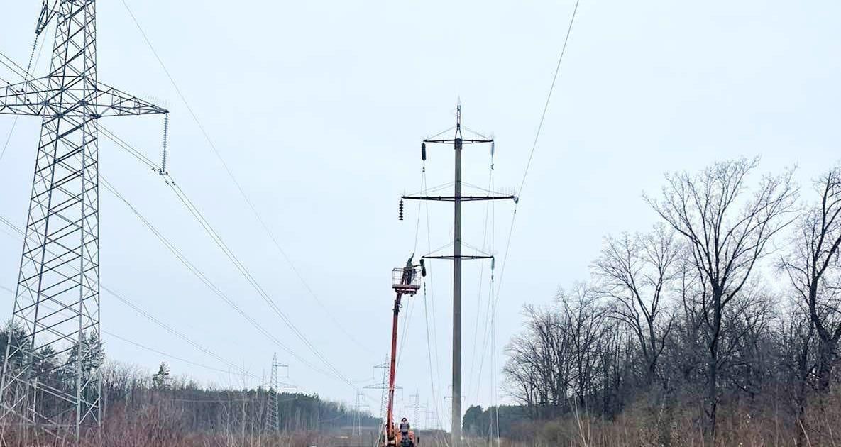 На Київщині відновили електропостачання 17 звільнених селищ, в Ірпені відновлено живлення водоканалу