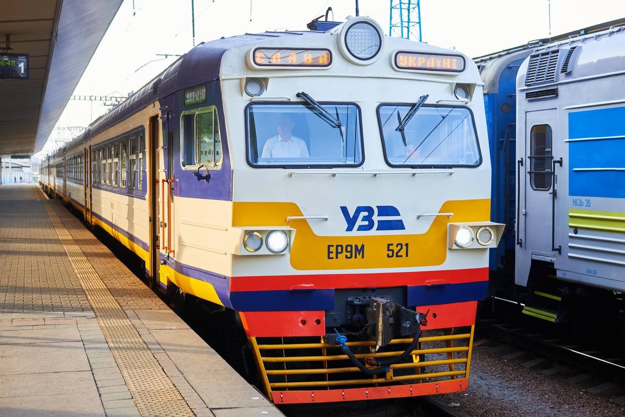 “Укрзалізниця” запускає приміський поїзд з Києва до села Тарасівка