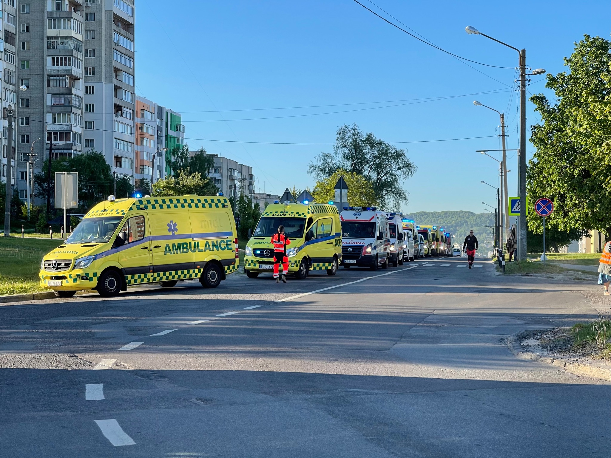 МОЗ провело найбільшу за час війни евакуацію українців на лікування за кордон (фото)