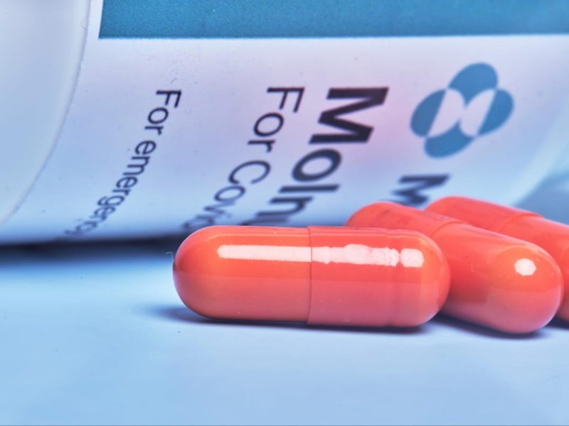 На Київщину доставять 360 курсів протиковідного препарату “Молнупіравір”