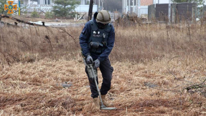 У Нацполіції нагадали громадянам алгоритм дій на випадок виявлення снарядів та боєприпасів