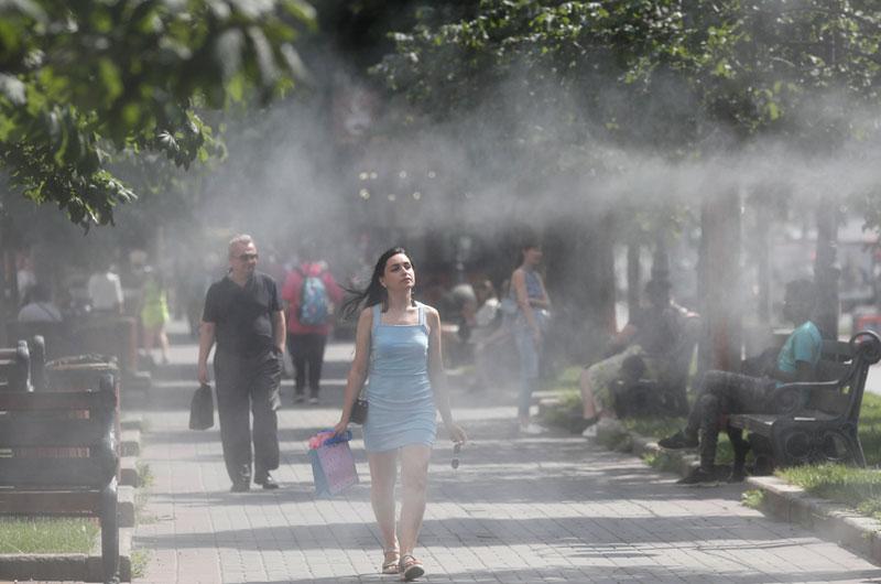 Метеорологи третій день поспіль фіксують температурні рекорди у Києві