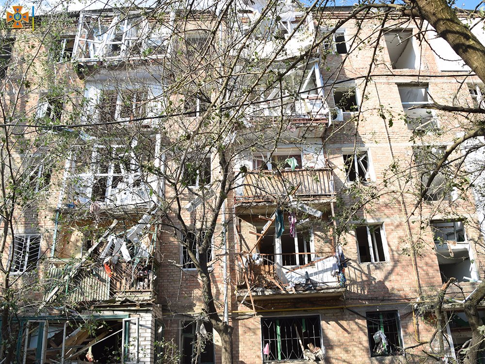 Ракетний удар по Миколаєву: дві людини загинули, пошкоджено 5 житлових будинків