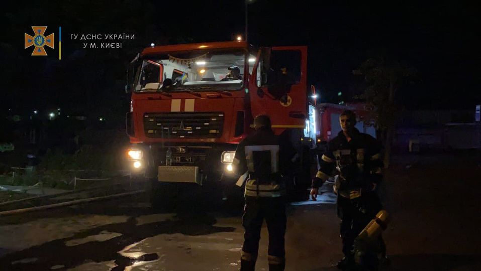 Під час ліквідації пожежі в Святошинському районі Києва знайшли тіло людини