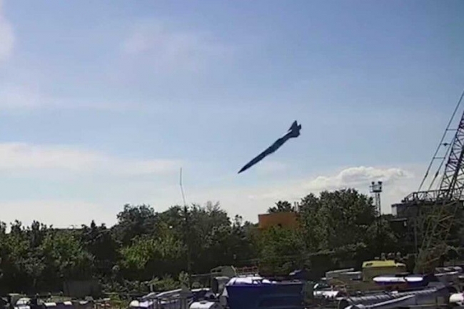 СБУ встановила обставини запуску ракет по ТРЦ у Кременчуці (відео)