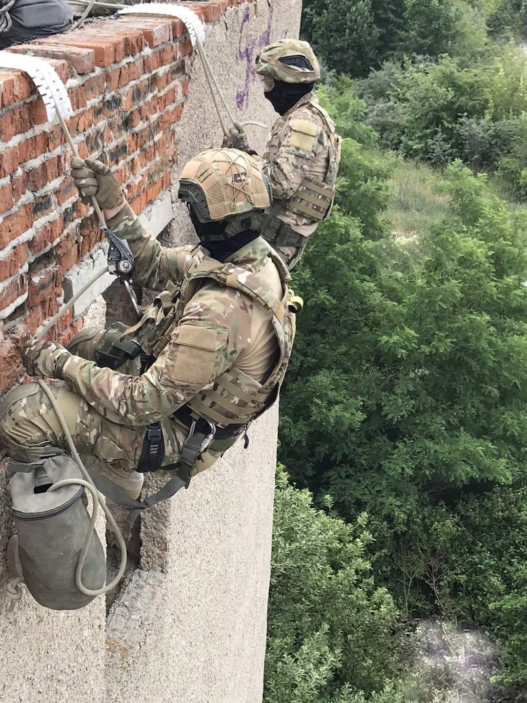 ЗСУ відбили наступ на Довгалівку, тривають бої біля Лисичанського НПЗ, – Генштаб