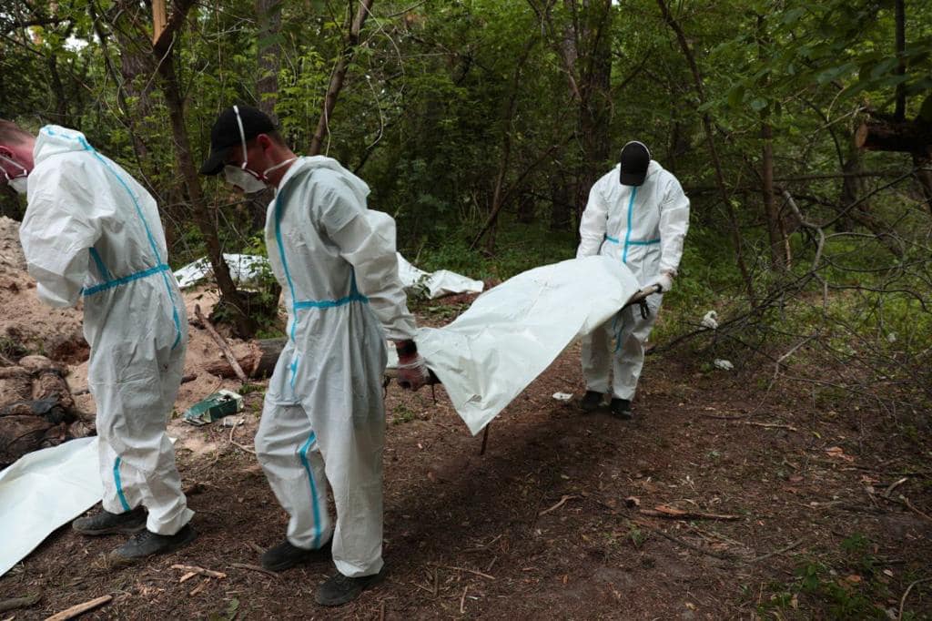 Під Мироцьким на Київщині знайшли ще одне поховання із закатованими людьми (фото)