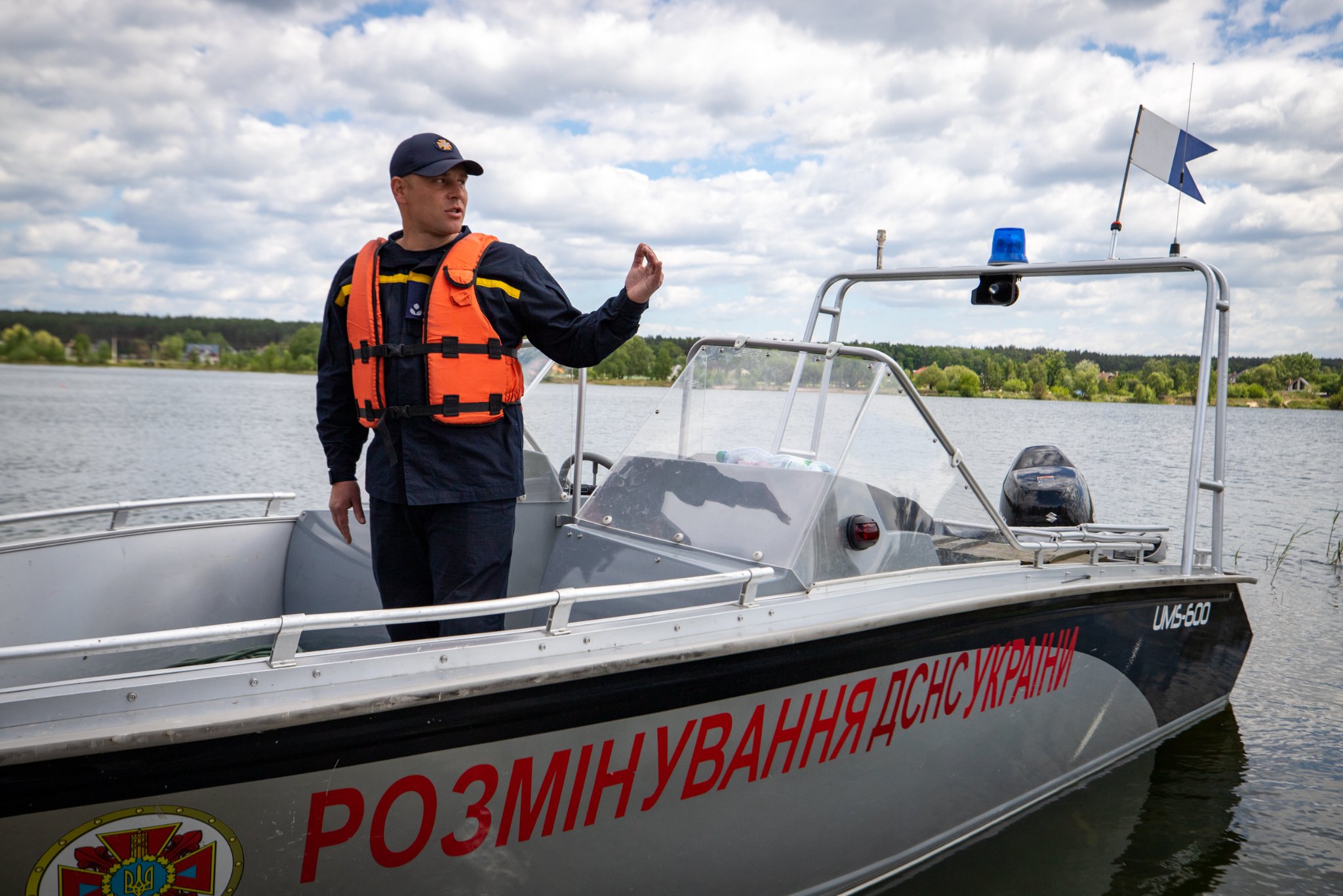У Києві на період дії воєнного стану заборонили плавати на човнах та катерах
