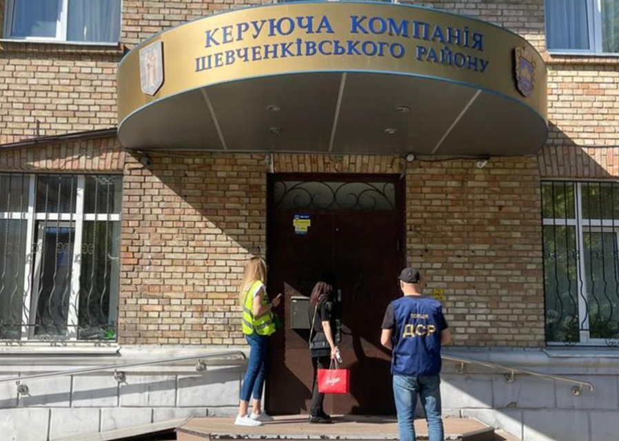 У Києві керівника управління РДА підозрюють у розкраданні 8 млн гривень на ремонті теплопунктів
