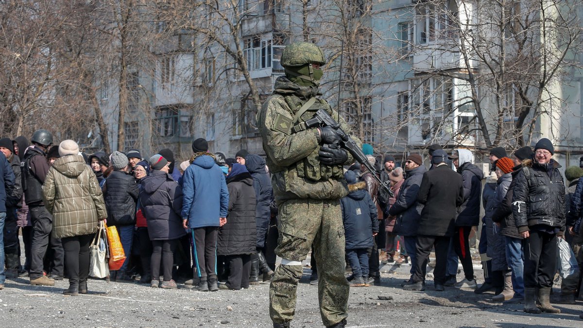 Два мільйони українців департовано до рф, ще десятки тисяч - у фільтраційних таборах, - Зеленський