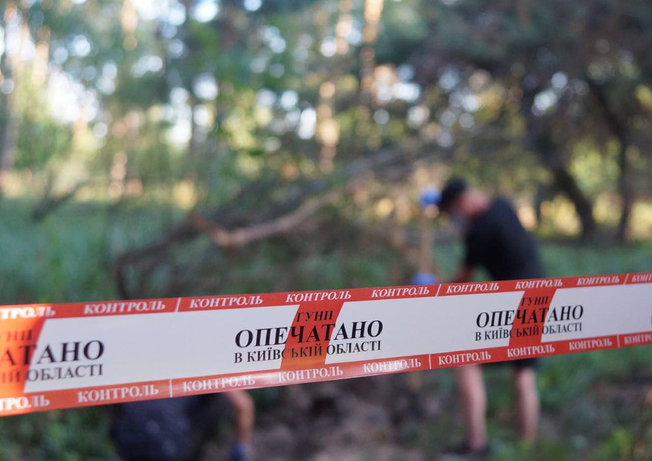 На Бучанщині виявили тіло ще одного закатованого агресорами цивільного