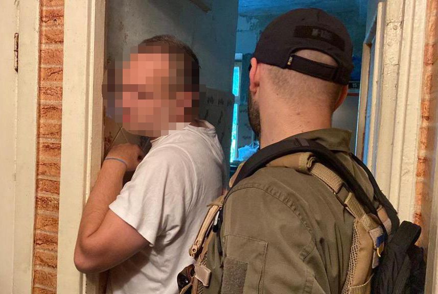 СБУ затримала мешканця Києва, який передавав ворогу дані про місця дислокації ЗСУ та тероборони