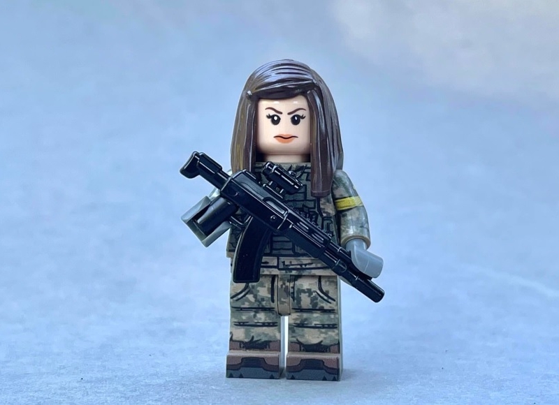 Військова парамедикиня Аліна Михайлова стала фігуркою LEGO