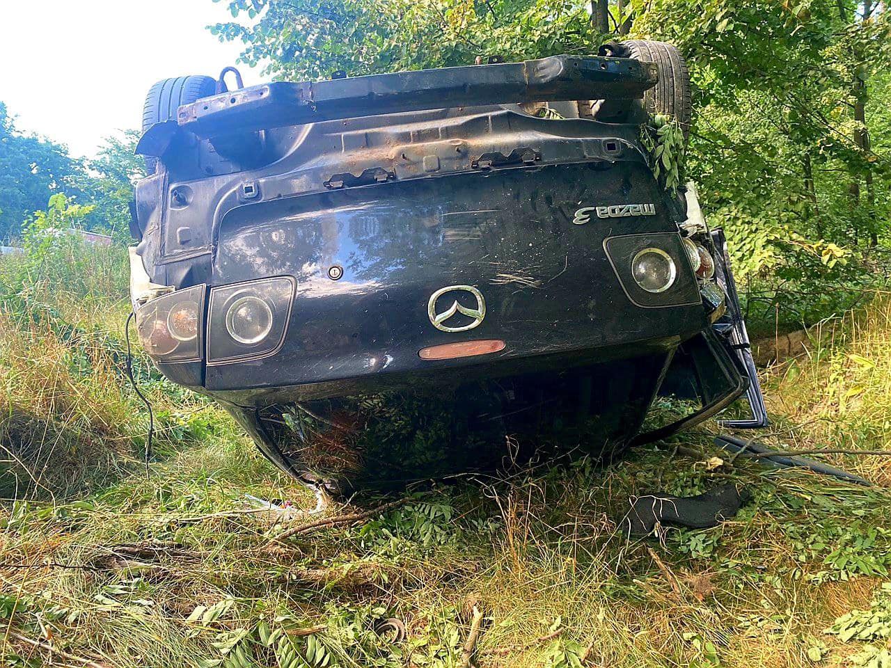 У Білій Церкві перекинувся автомобіль Mazda, постраждали дві жінки