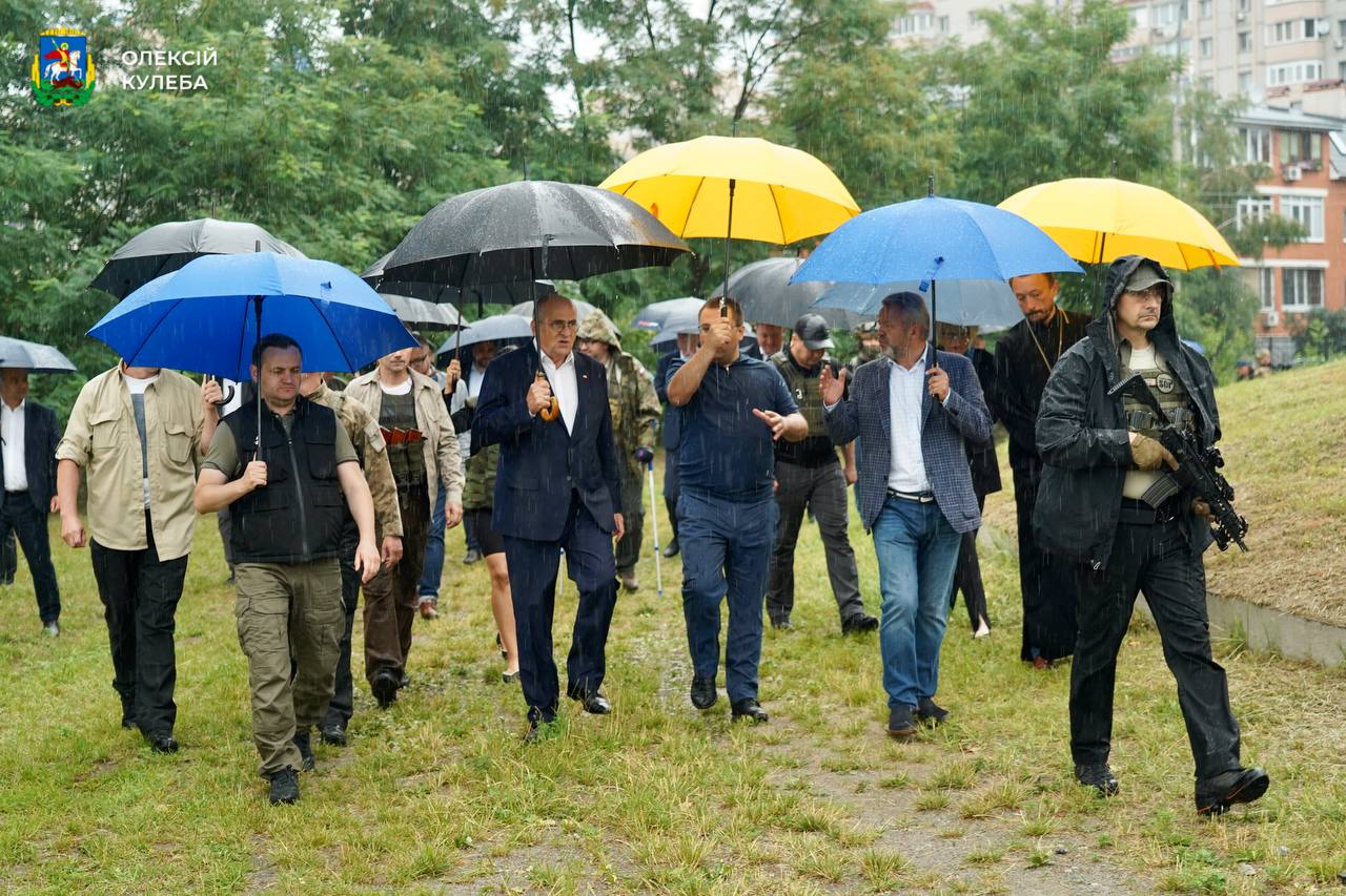 Голова ОБСЄ Збігнев Рау відвідав Бучу (фото)
