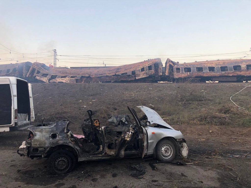 Рашисти вдарили ракетами по станції Чаплине на Дніпропетровщині, загинули 15 людей