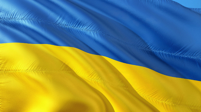 Президент Єврокомісії разом з українцями розгорнула тридцятиметровий український прапор в Брюсселі