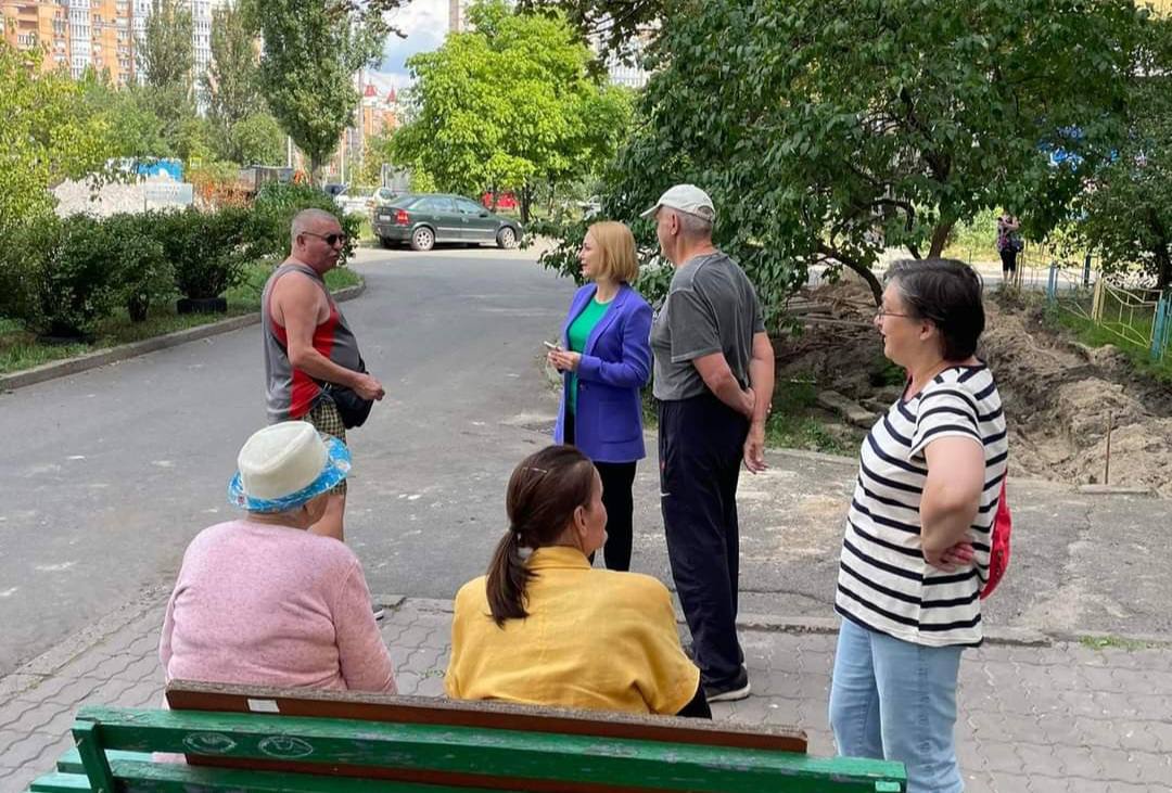 По вулиці Архипенка на столичній Оболоні створюють пішохідну зону