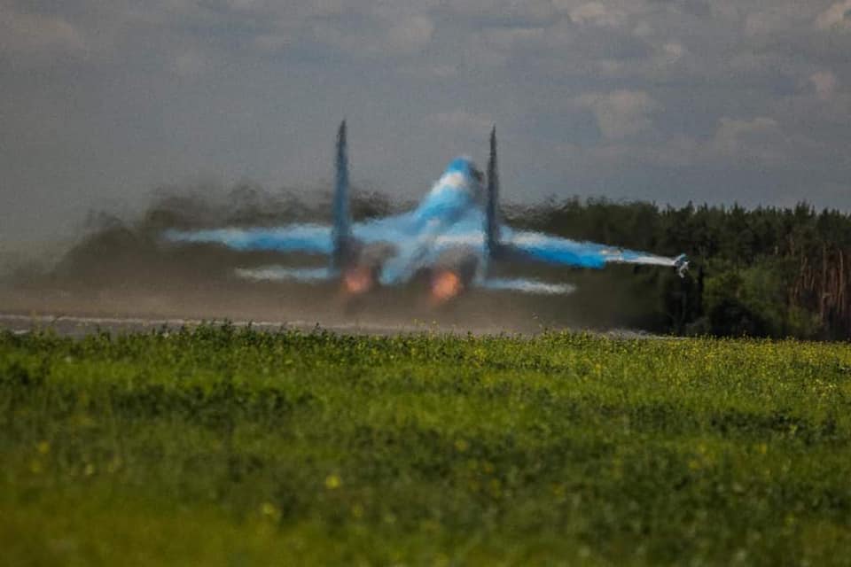 Тривають бойові дії біля селища Піски, - Генштаб