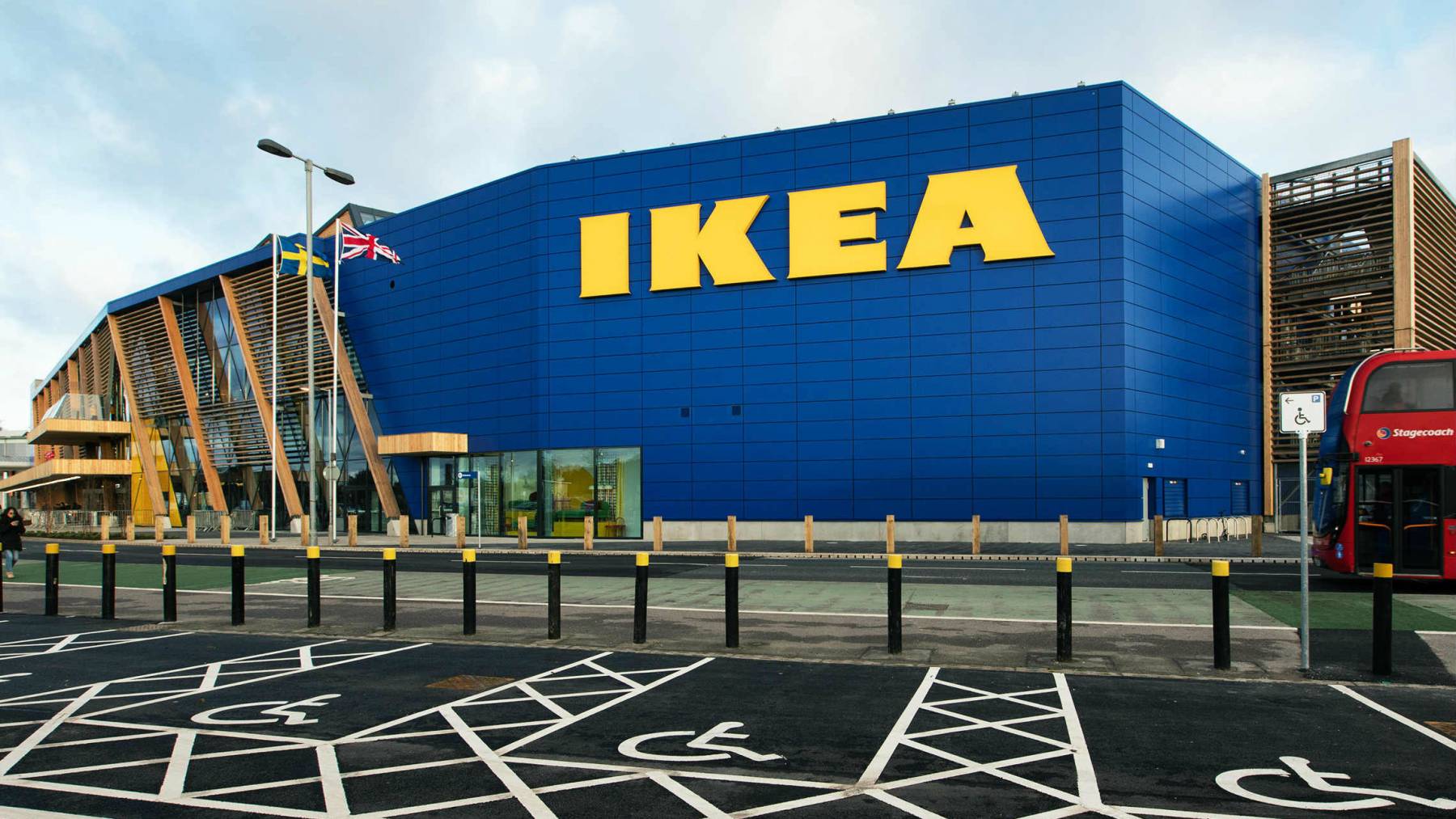 Глава МЗС закликав IKEA повертатись до України