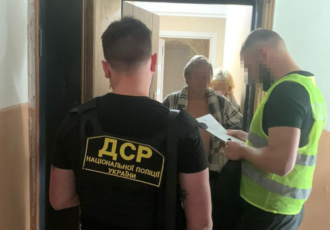 У Києві за підозрою у вимаганні хабара в 20 тисяч доларів затримали голову обслуговуючої компанії