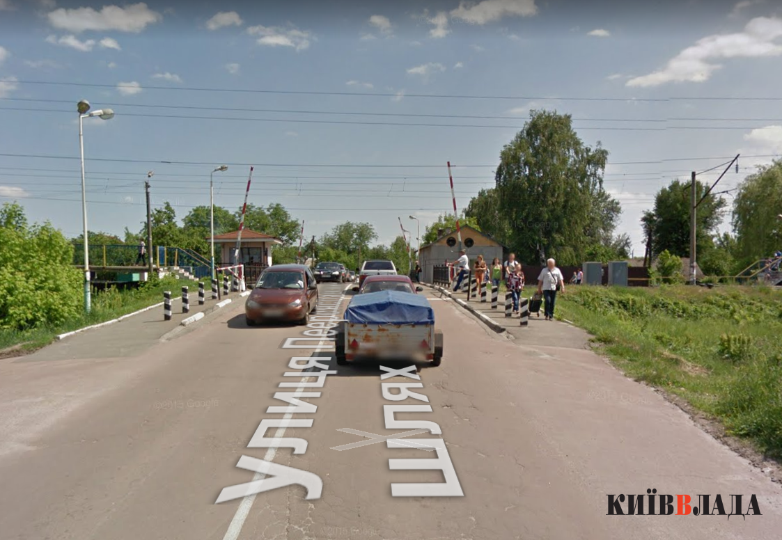 У Броварах на Київщині до вечора 23 вересня закрито рух автотранспорту на залізничному переїзді