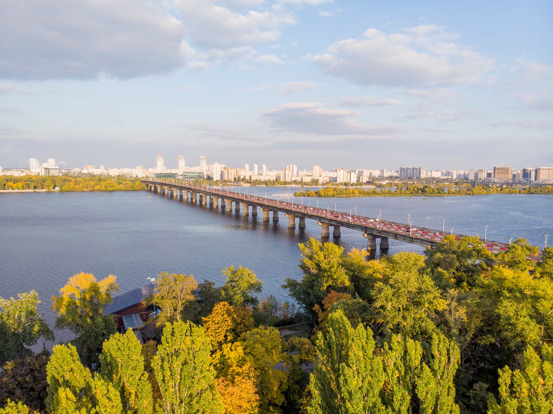 Літо тривало 100 днів: до Києва осінь прийшла на два тижні раніше за норму
