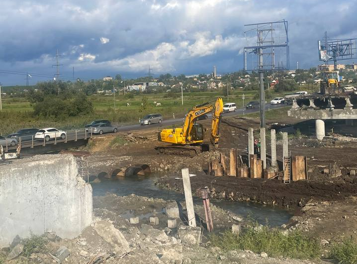 Влада Київщини обіцяє возвести ще одну тимчасову переправу через річку Ірпінь в Гостомелі