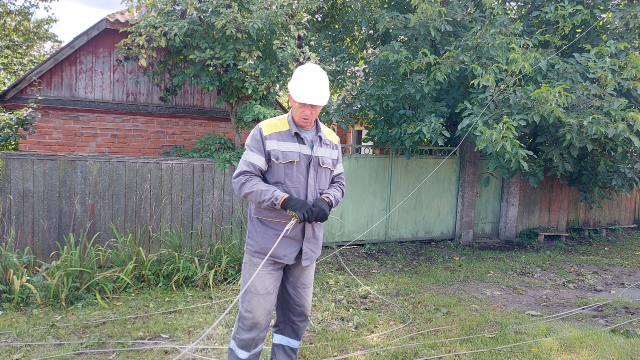 На Київщині 17 населених пунктів ще залишаються знеструмленими через негоду