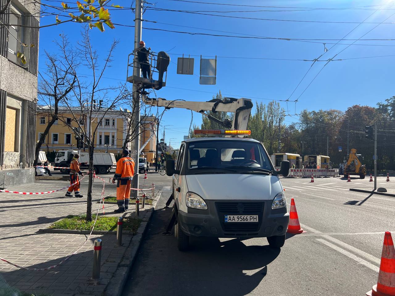 У Києві вже відновили рух транспорту на бульварі Тараса Шевченка