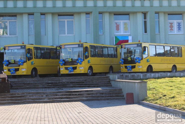 Три школи Пристоличної сільради закупають новенькі шкільні автобуси