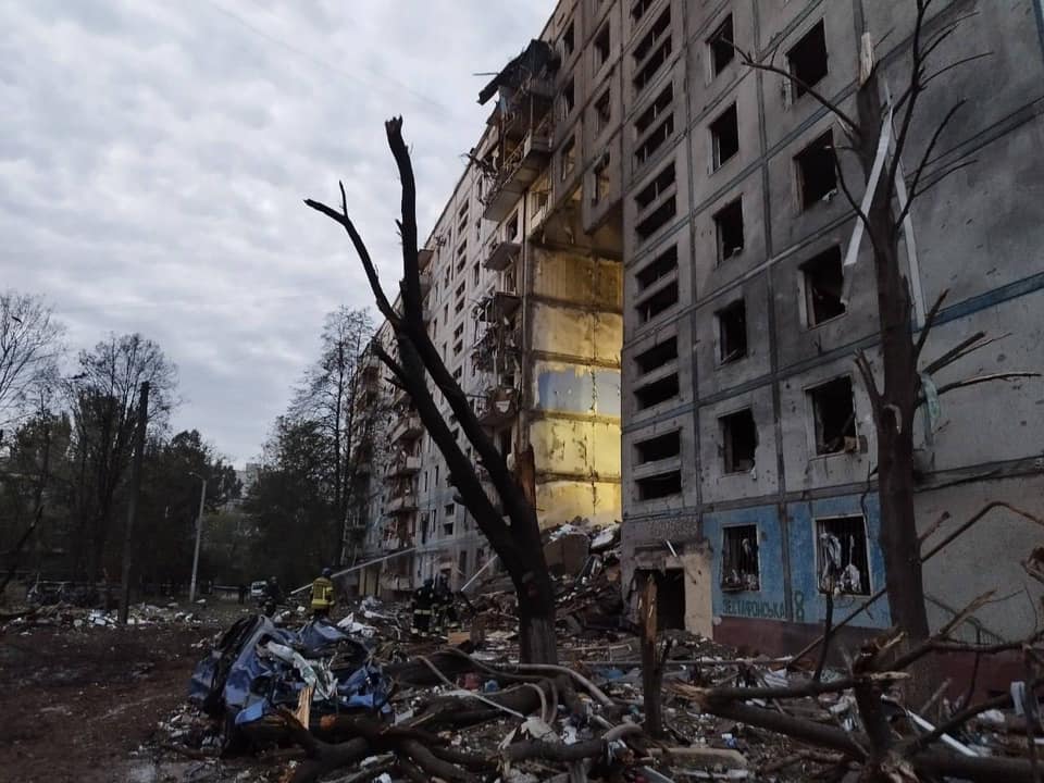 Обстріл Запоріжжя: щонайменше 17 загиблих, десятки пошкоджених будинків