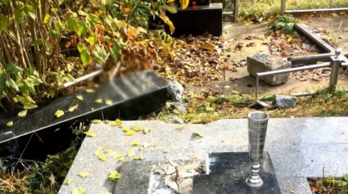 На Білоцерківщині викрили вандала, який понівечив близько 80 пам’ятників на цвинтарях (відео)