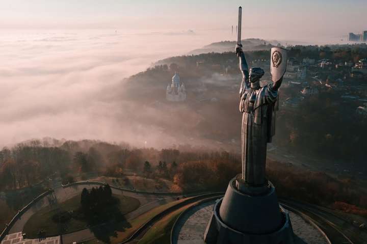 У Києві станом на ранок 21 листопада рівень забрудненості повітря низький, радіаційний фон перебуває у нормі