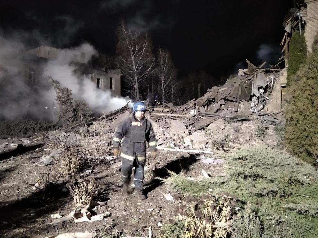Вночі окупанти вдарили ракетами по пологовому відділенню на Запоріжжі, загинуло немовля (фото, відео)