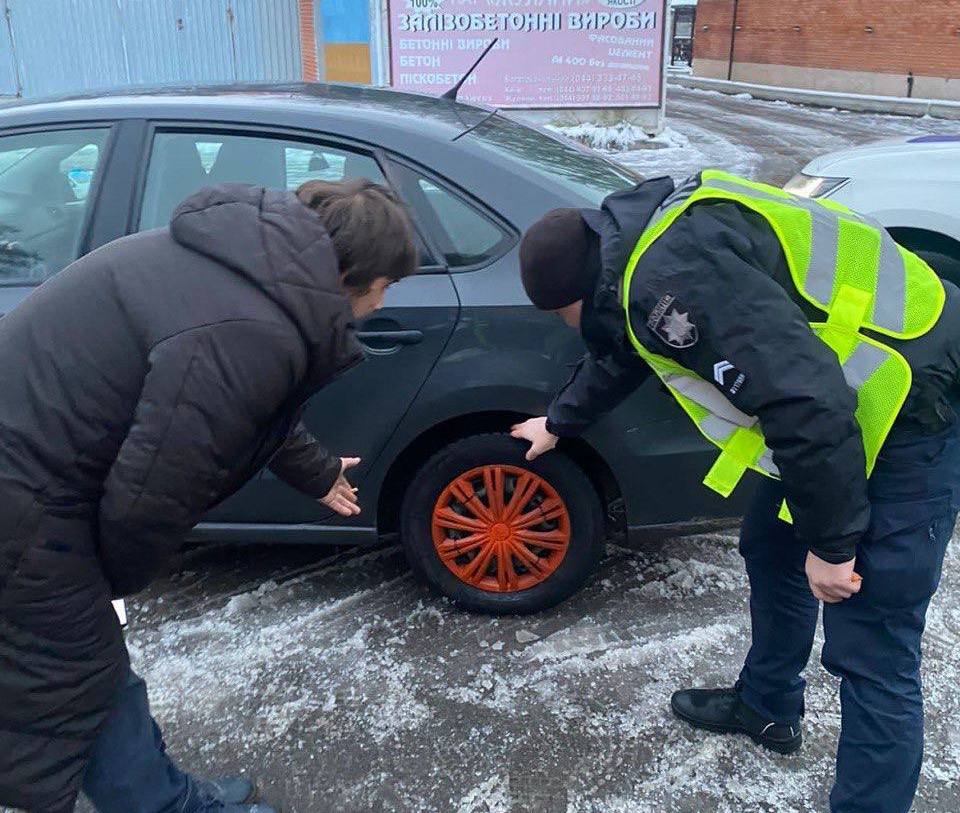 Від початку снігопадів на Київщині вже трапилось понад 300 ДТП
