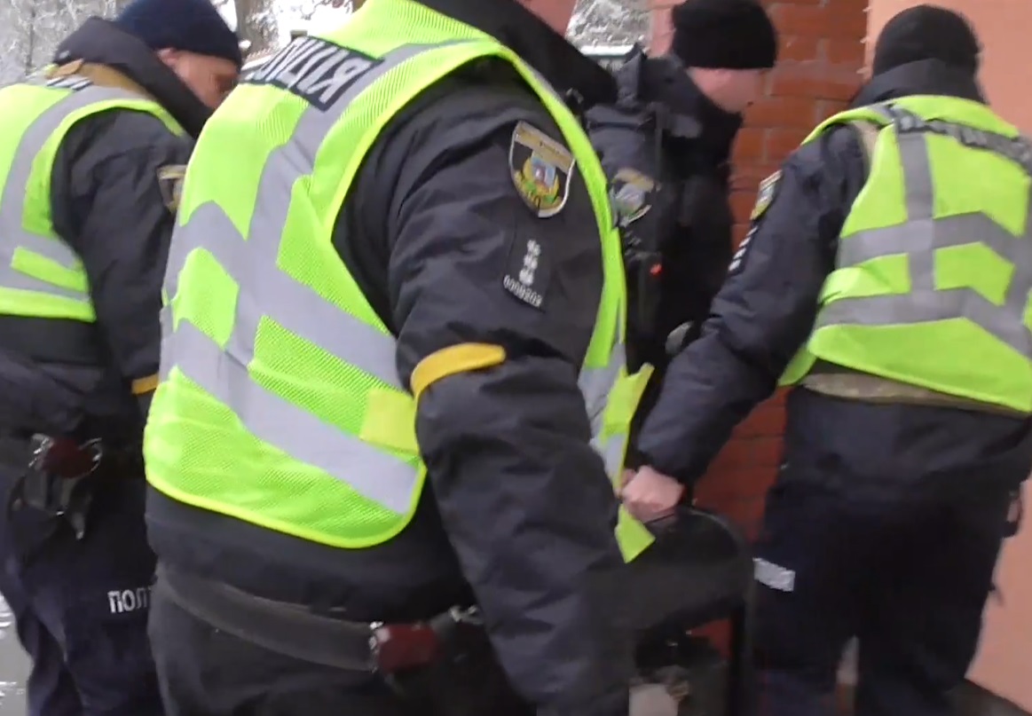 У Боярці правоохоронці повернули в зоомагазин викрадений генератор (відео)
