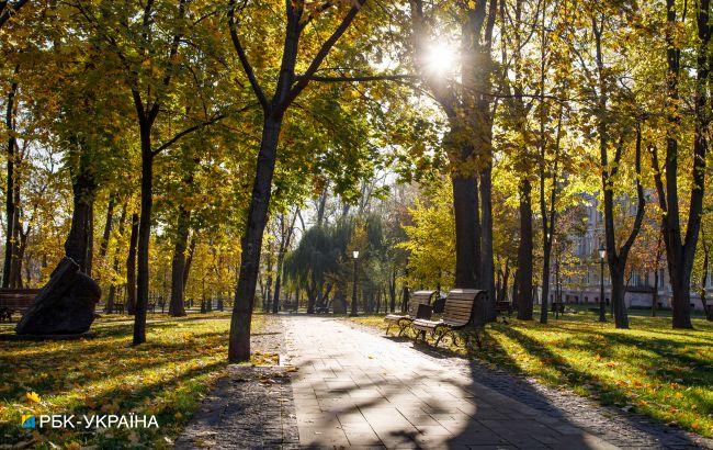 Цьогорічна осінь у столиці була дещо теплішою, ніж зазвичай - метеорологи ЦГО