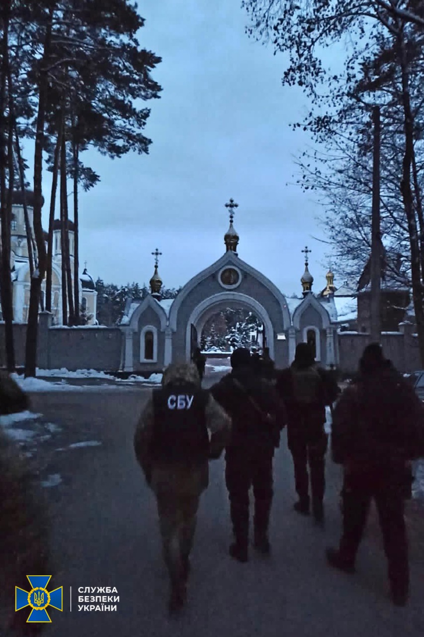 СБУ повідомила про підозру митрополиту Кіровоградської єпархії та провела обшуки в 10 церквах та монастирях УПЦ