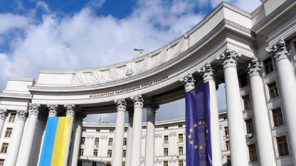 Деякі українські посольства та консульства отримували пакунки погрози, - речник МЗС Ніколенко