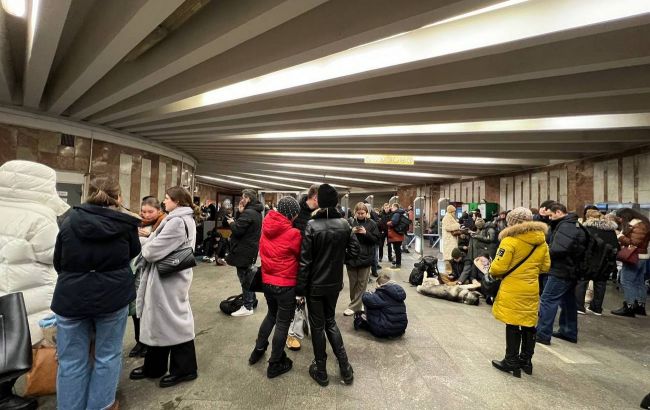 Через скупчення людей на деяких станціях столичного метрополитена може не здійснюватись висадка пасажирів - Кличко