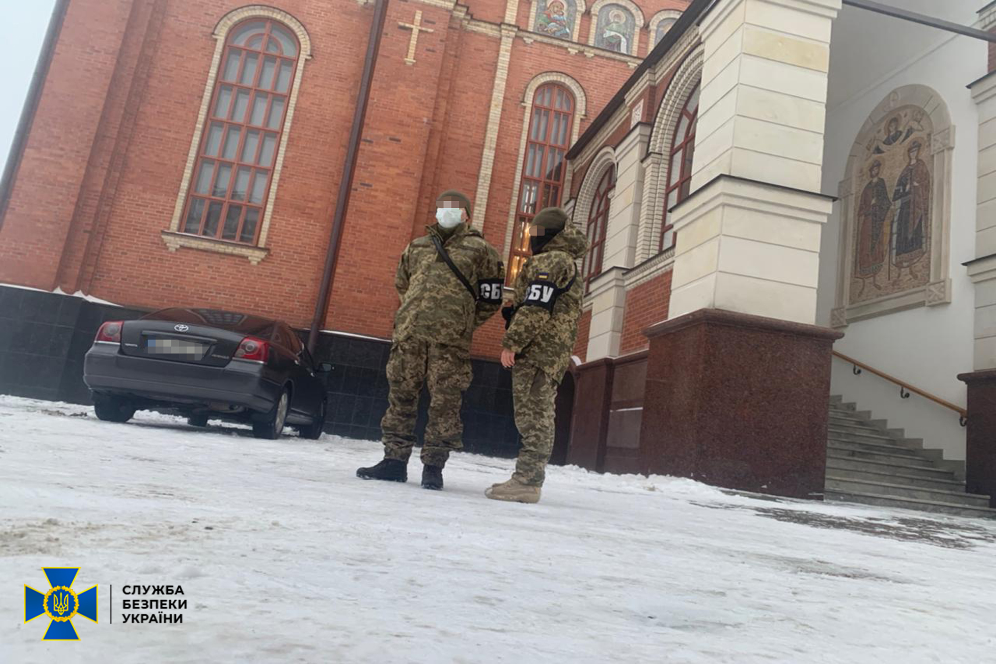 У Борисполі СБУ проводить безпекові заходи у кафедральному соборі УПЦ МП (фото)