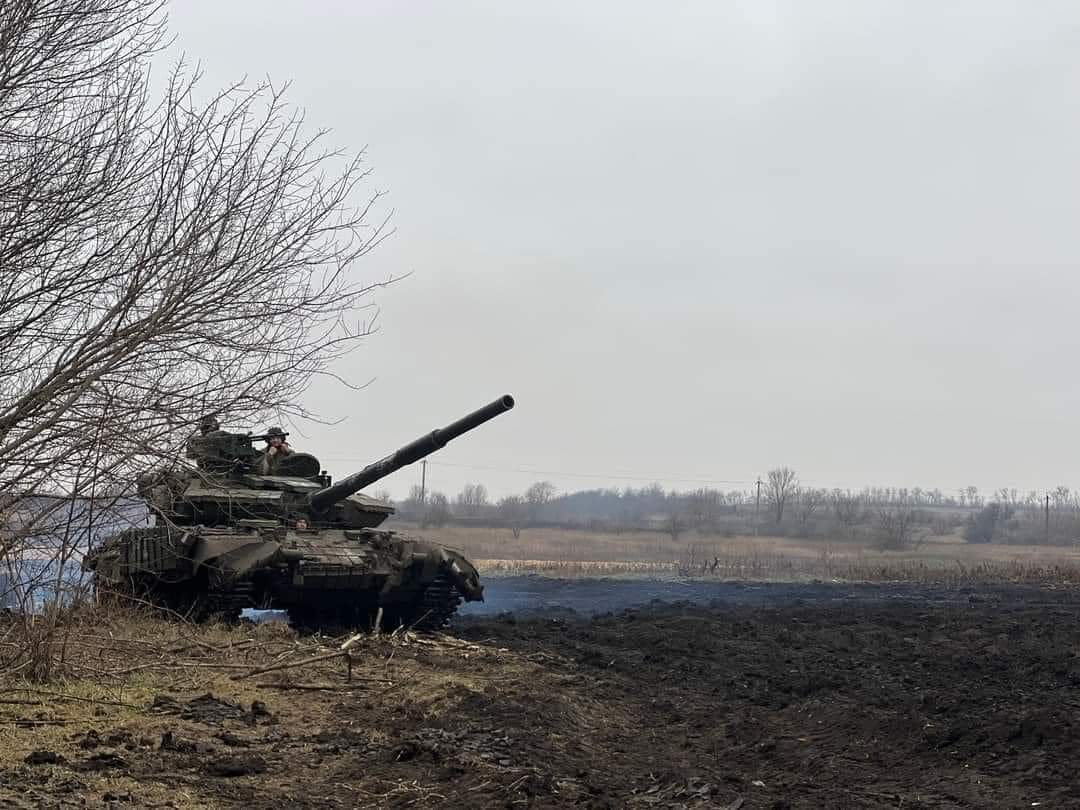 За минулу добу Сили оборони знищили 490 окупантів, 4 танки та 3 бойових броньованих машини, - Генштаб ЗСУ