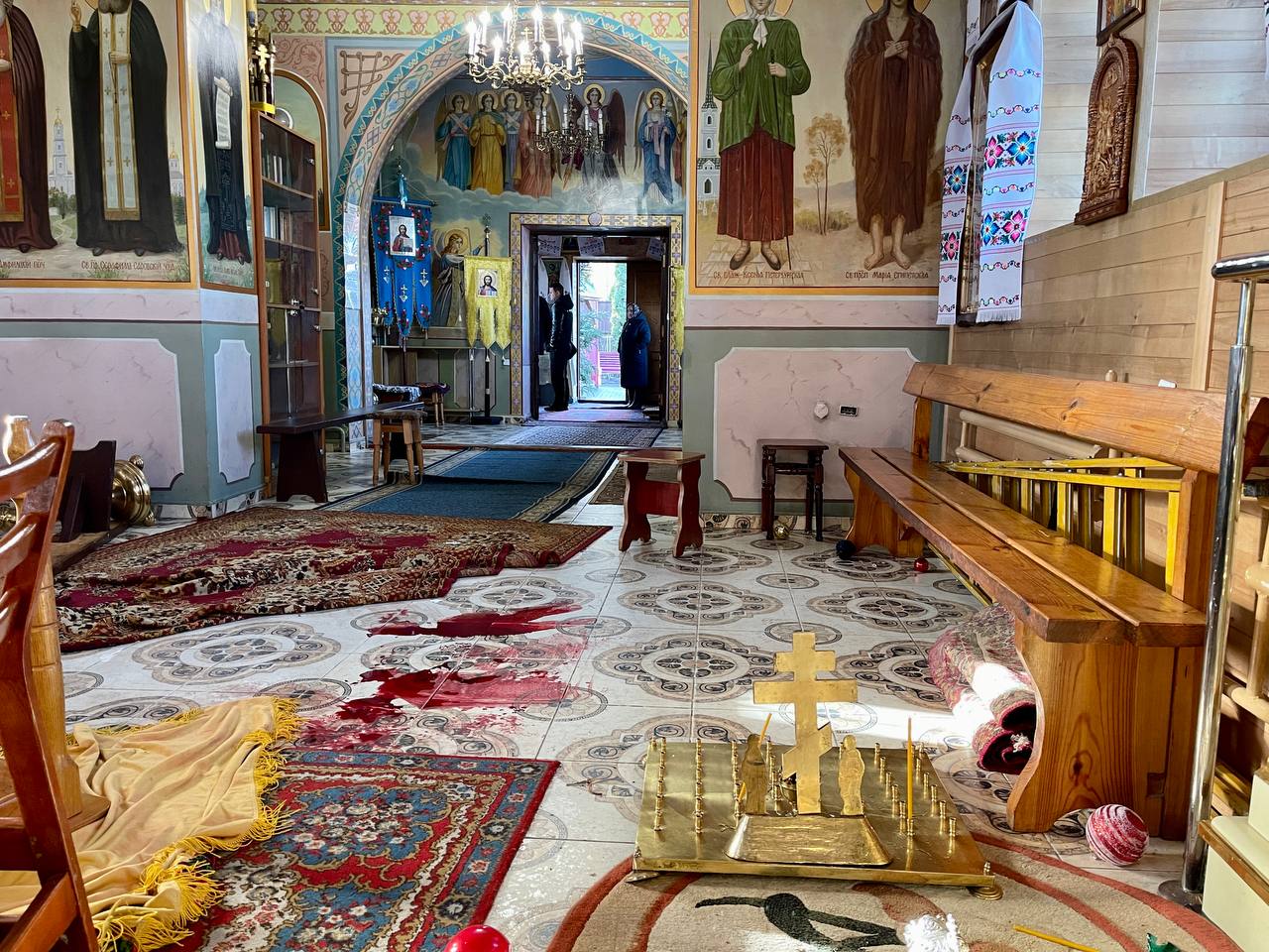 Мешканець Вінниці увірвався до храму УПЦ з ножем та напав на священика