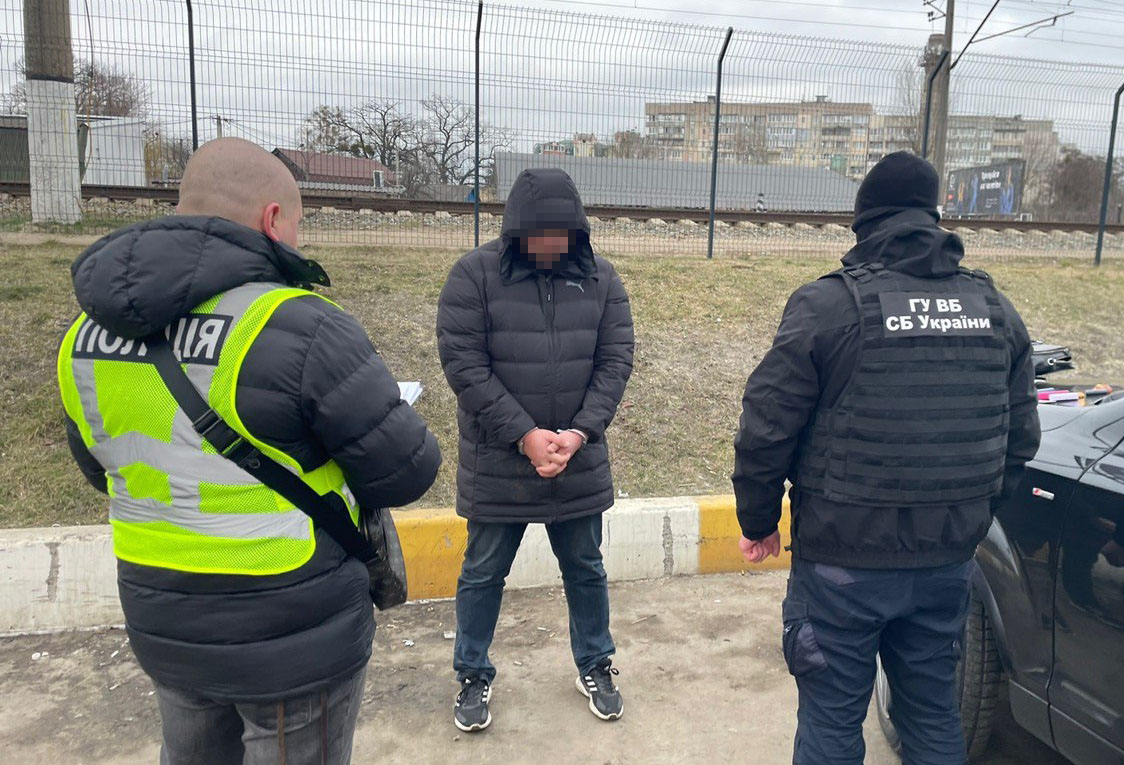 Столичні поліцейські ліквідували чергову схему незаконного виїзду призовників за кордон