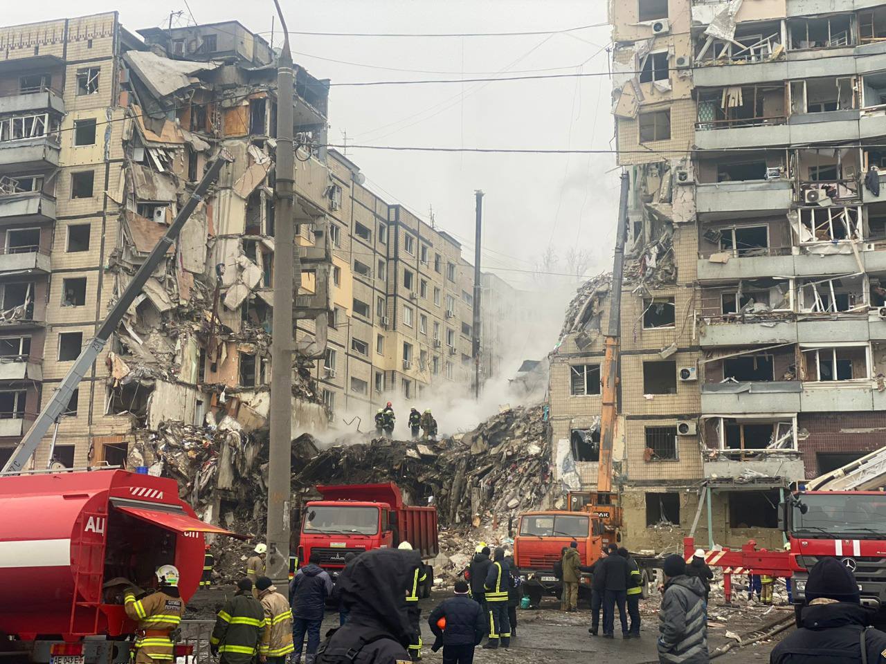 Ракетний удар по багатоповерхівці у Дніпрі: кількість загиблих досягла 40 осіб