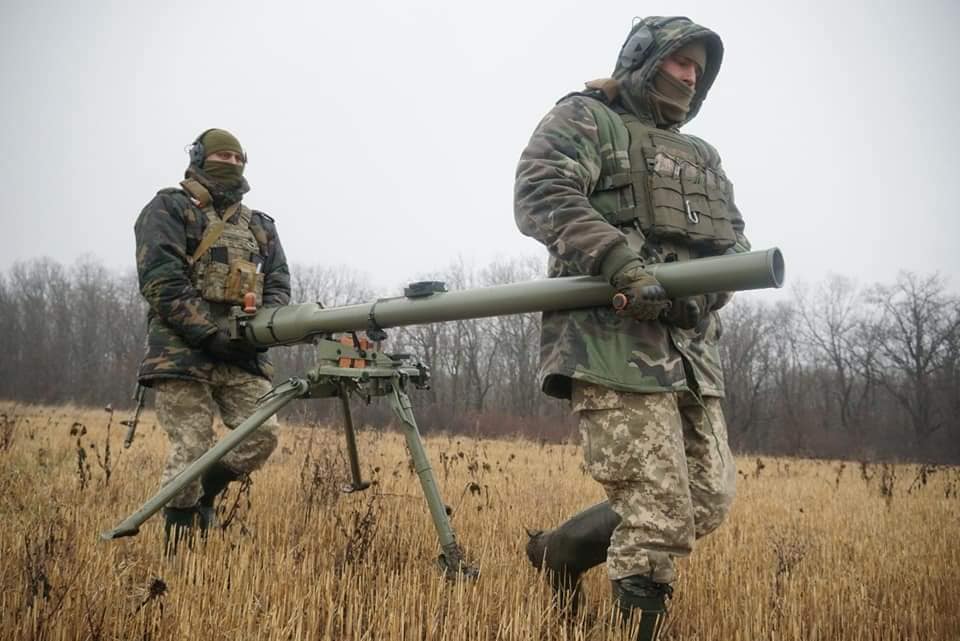 Підрозділи ракетних військ і артилерії ЗСУ за минулу добу уразили 3 райони зосередження окупантів та склад логістики, - Генштаб