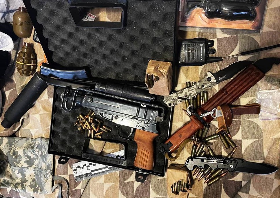 У Києві судитимуть організатора та членів наркоугруповання, які торгували амфетаміном та зброєю