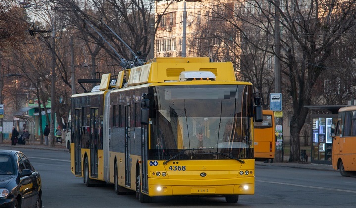 У Києві змінили рух трьох тролейбусів через ремонт по вул. Мала Житомирська