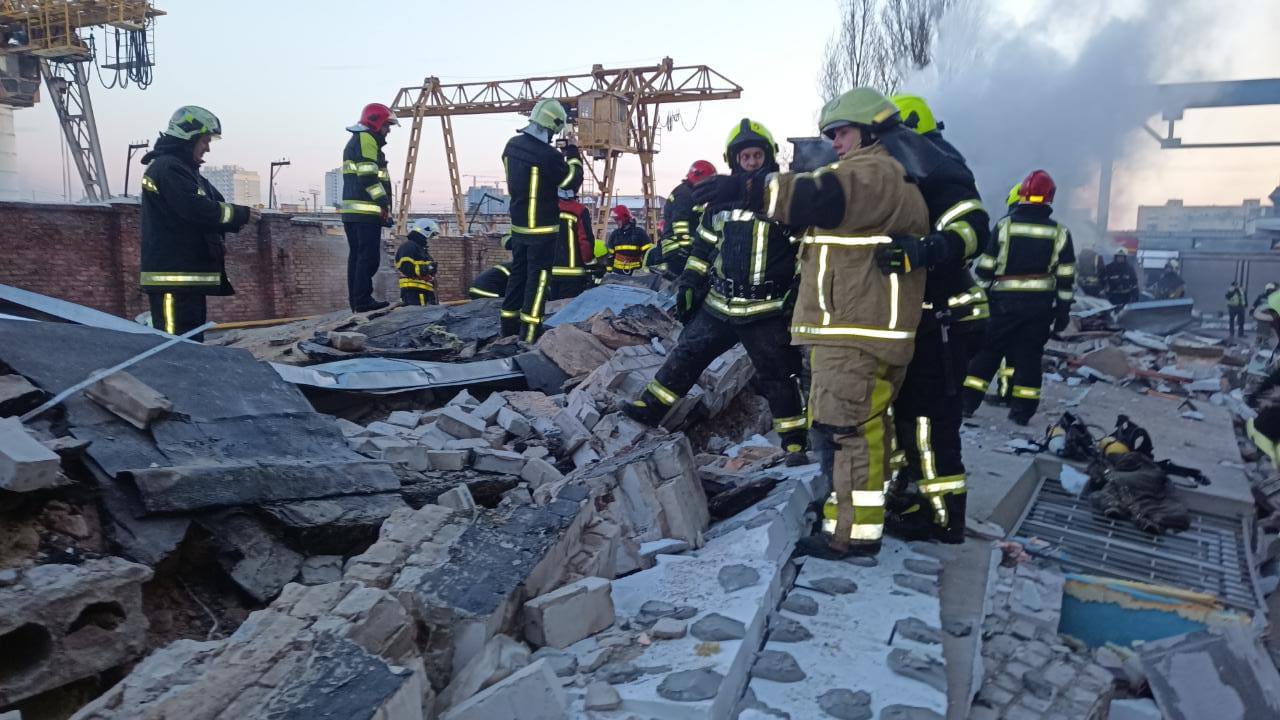 Кількість загиблих унаслідок вибуху в Дарницькому районі Києва зросла до 4 осіб